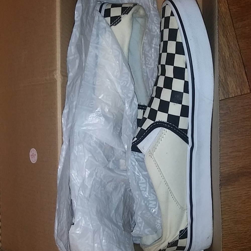 Vans - Picture 2 of 2